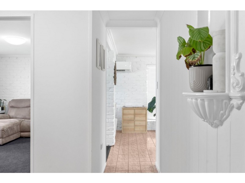 7 Beacon Crescent, Newport QLD 4020