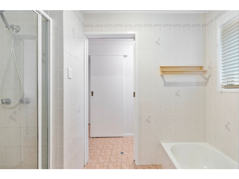 7 Beacon Crescent, Newport QLD 4020