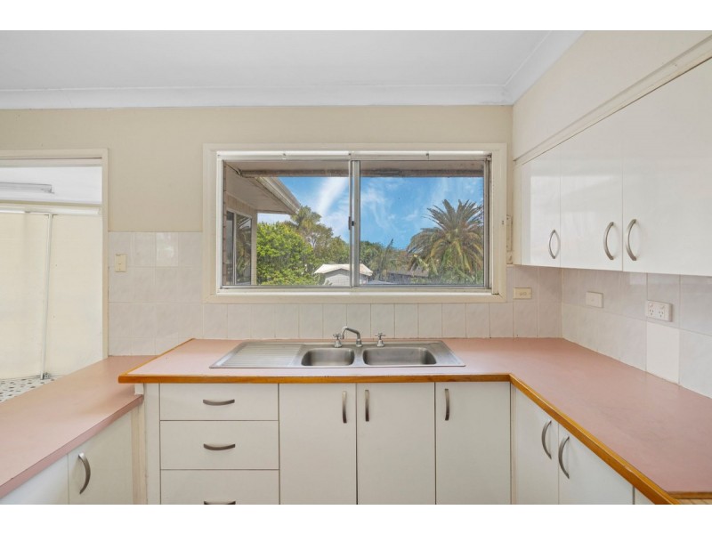 16 Kalimna Drive, Clontarf QLD 4019