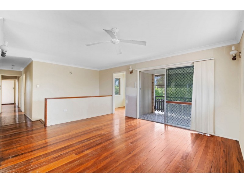 16 Kalimna Drive, Clontarf QLD 4019