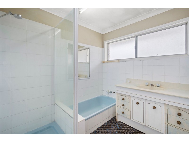 16 Kalimna Drive, Clontarf QLD 4019