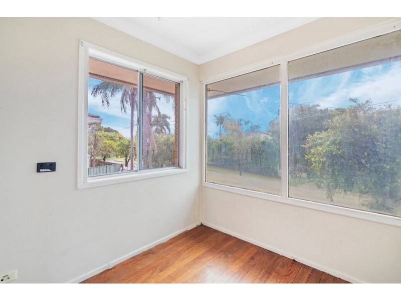 16 Kalimna Drive, Clontarf QLD 4019