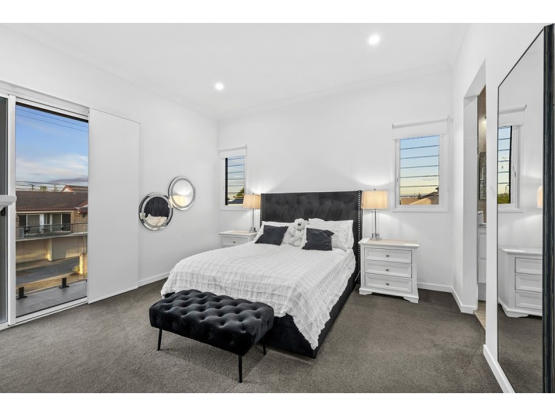 20 Landsborough Avenue, Scarborough QLD 4020