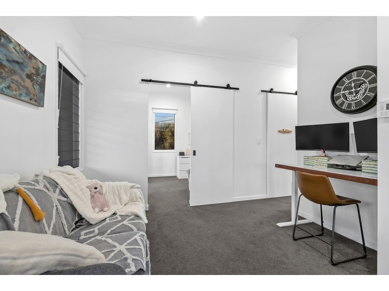 20 Landsborough Avenue, Scarborough QLD 4020