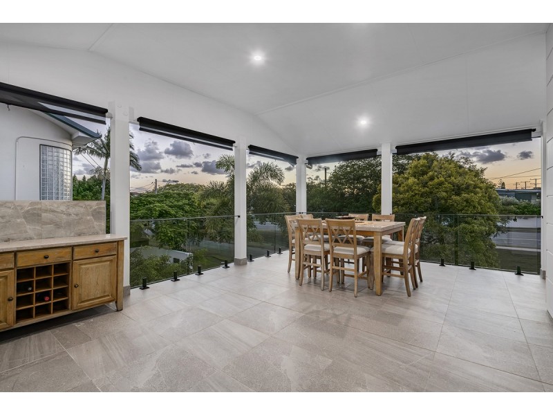 20 Landsborough Avenue, Scarborough QLD 4020