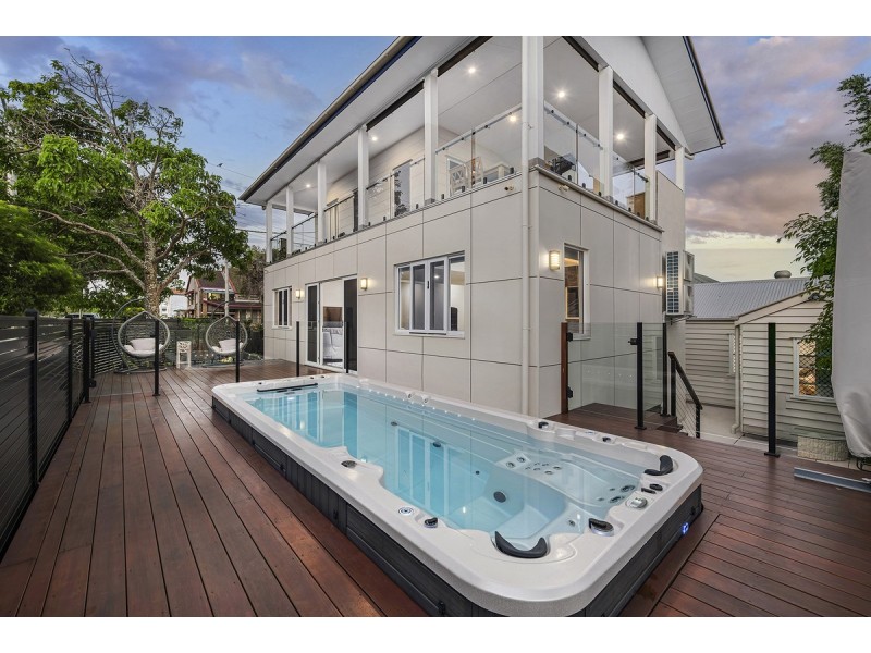 20 Landsborough Avenue, Scarborough QLD 4020