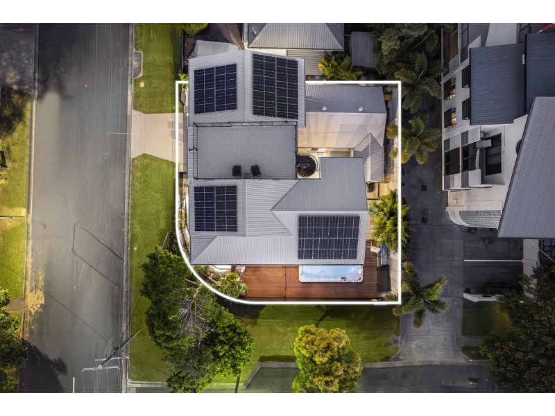 20 Landsborough Avenue, Scarborough QLD 4020