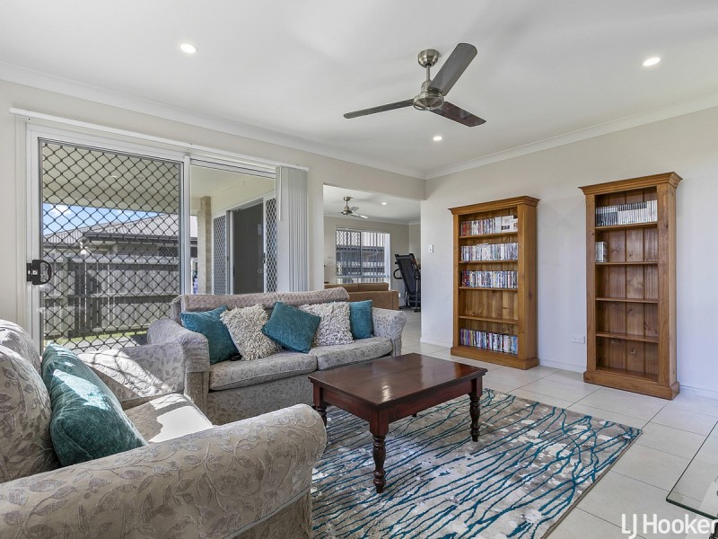 33 Bangalow Street, Morayfield QLD 4506