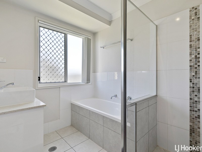 33 Bangalow Street, Morayfield QLD 4506