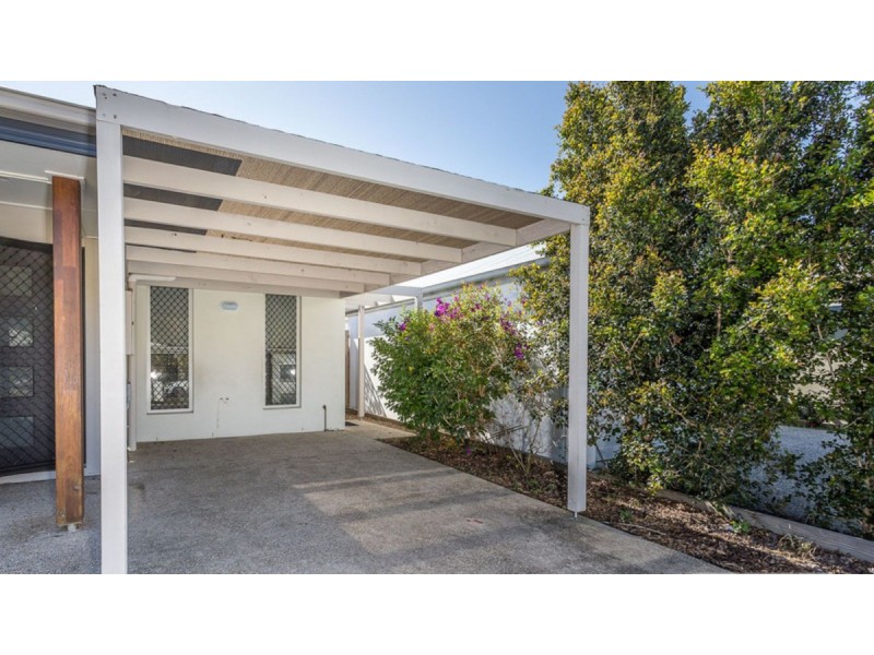 2/74 Jones Street, Rothwell QLD 4022