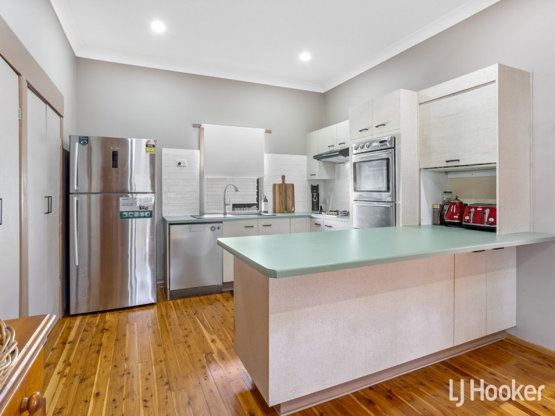 86 Seaville Avenue, Scarborough QLD 4020