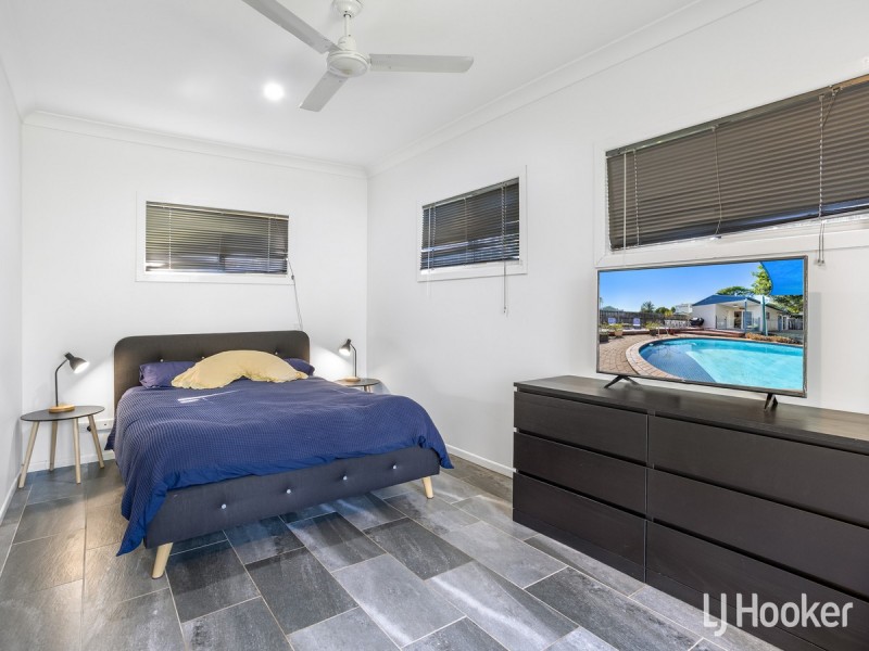 86 Seaville Avenue, Scarborough QLD 4020