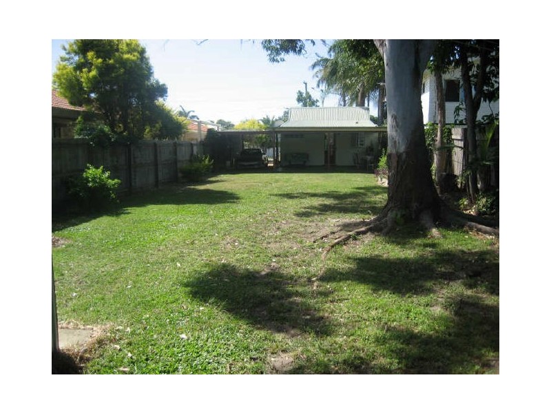 39 Georgina Street, Woody Point QLD 4019