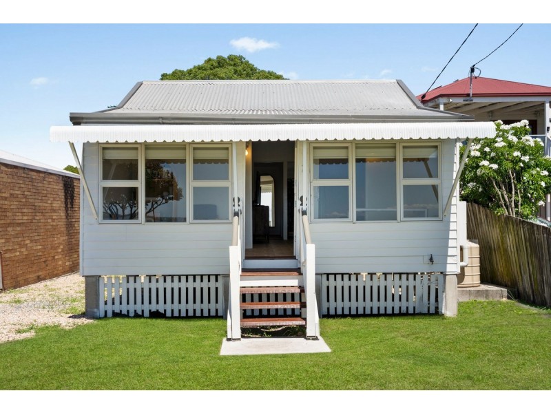 7 Esplanade, Deception Bay QLD 4508