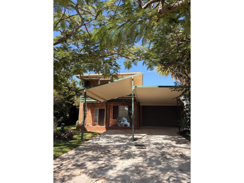 86 Seaville Avenue, Scarborough QLD 4020