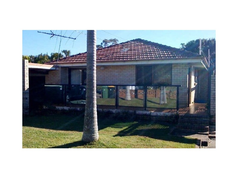 4 Highland Street, Redcliffe QLD 4020