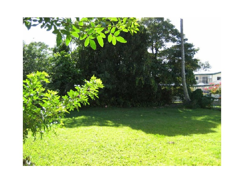 4 Highland Street, Redcliffe QLD 4020