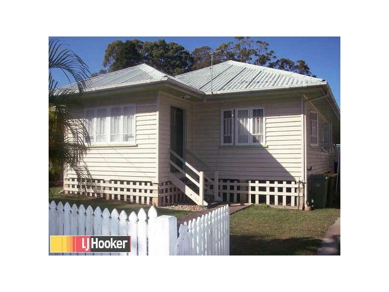 5 Wharf Street, Woody Point QLD 4019