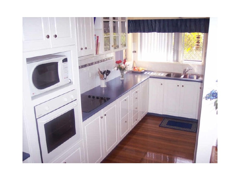 4 Farsley Court, Kippa-ring QLD 4021