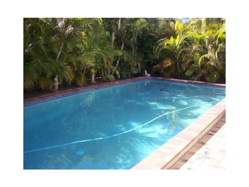 4 Farsley Court, Kippa-ring QLD 4021