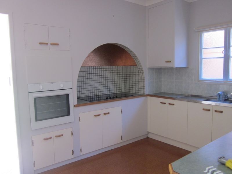 64 Eversleigh Rd, Scarborough QLD 4020