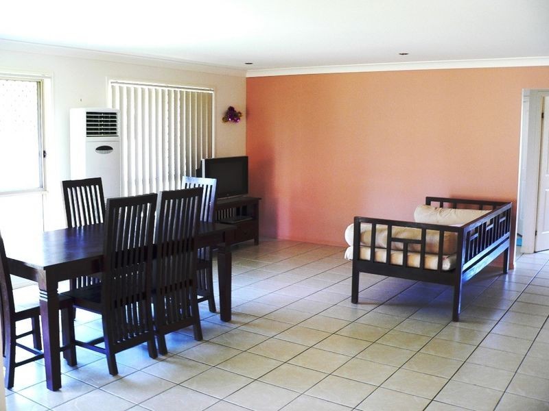 Rothwell QLD 4022