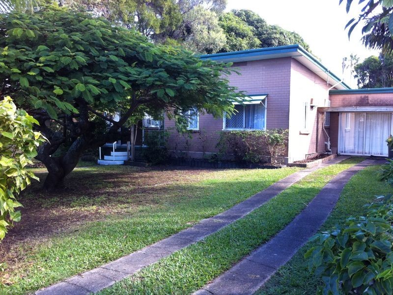 143 Oxley Avenue, Woody Point QLD 4019