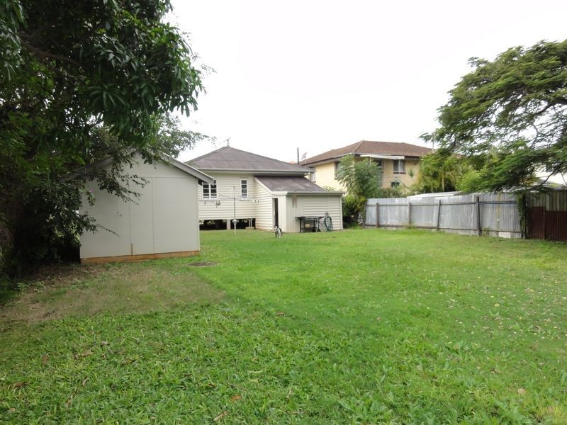 45 McLennan Street, Woody Point QLD 4019