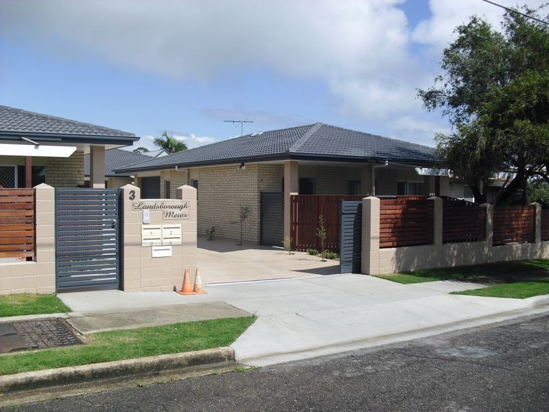 1/3 Landsborough Avenue, Scarborough QLD 4020