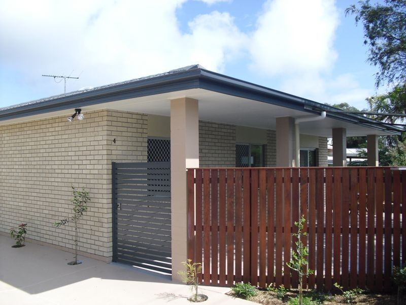 2/3 Landsborough Avenue, Scarborough QLD 4020