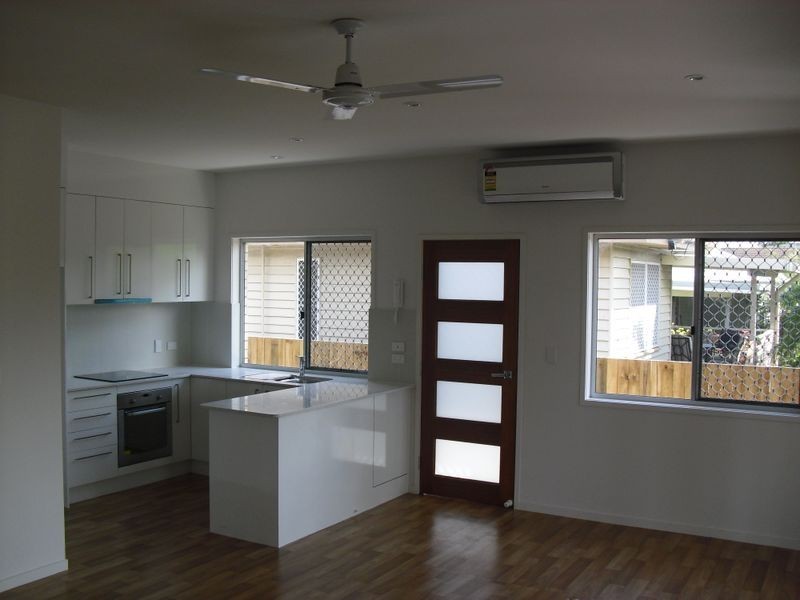 2/3 Landsborough Avenue, Scarborough QLD 4020