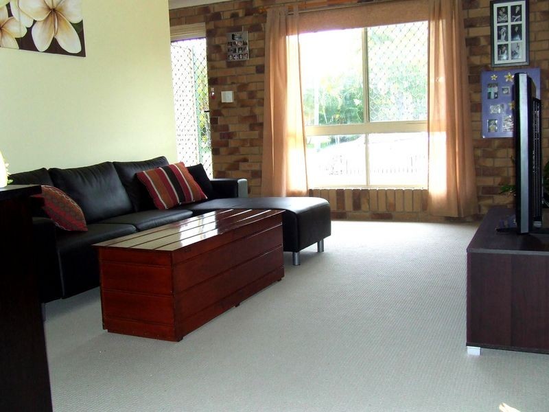 2/10 Seaview Parade, Deception Bay QLD 4508