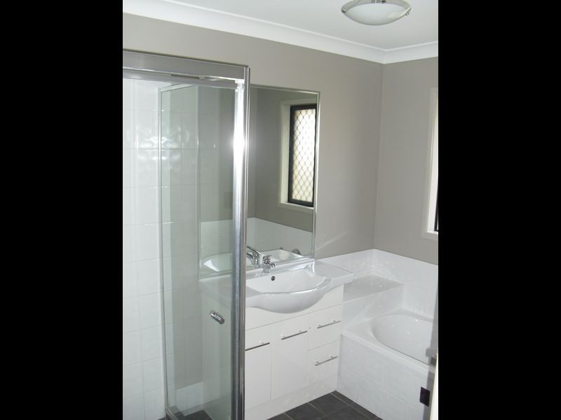 Rothwell QLD 4022