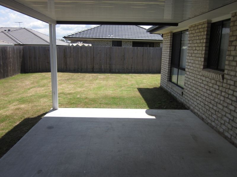 Rothwell QLD 4022