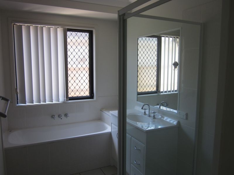 Rothwell QLD 4022