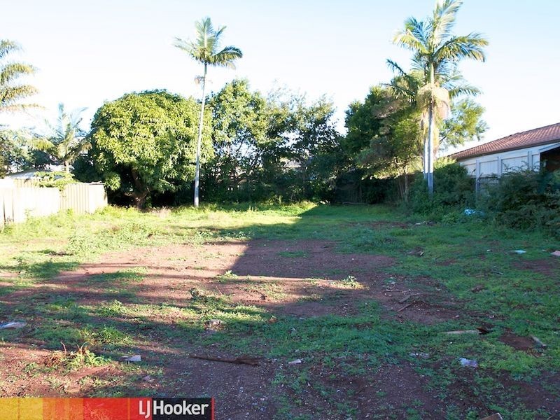 11 Herbert Street, Scarborough QLD 4020