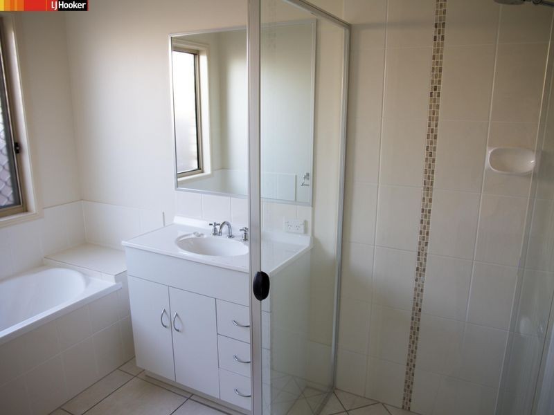 Rothwell QLD 4022