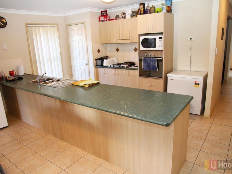 Rothwell QLD 4022