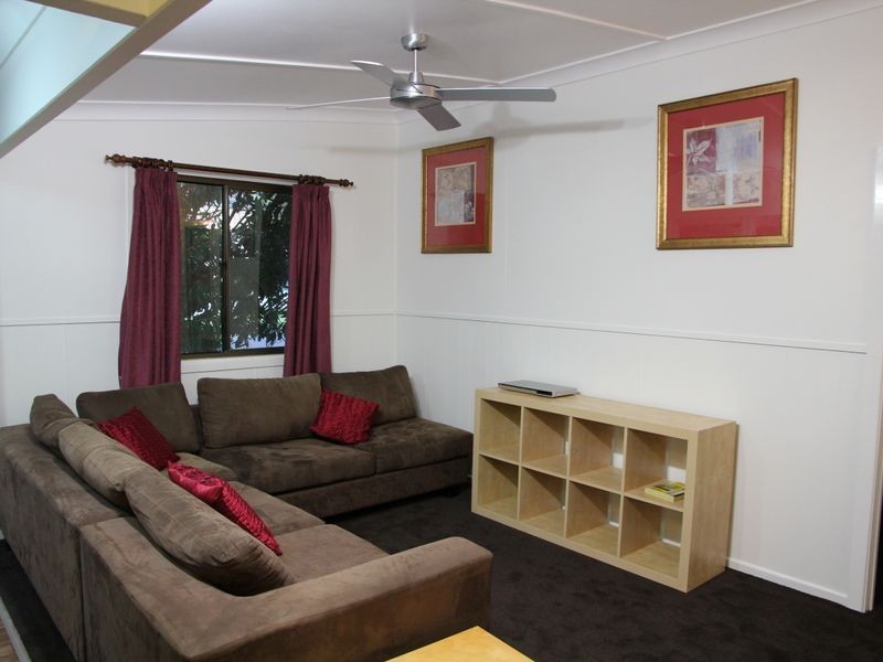 2/35 Woodcliffe Crescent, Woody Point QLD 4019