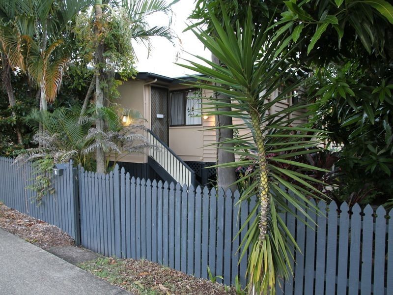 2/35 Woodcliffe Crescent, Woody Point QLD 4019