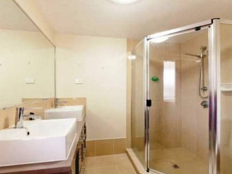 4/11 Dix Street, Redcliffe QLD 4020