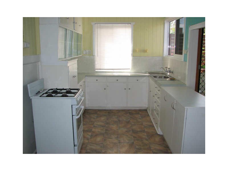 156 Prince Edward Parade, Scarborough QLD 4020