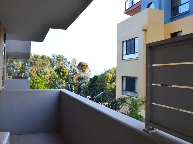 13/83 Marine Parade, Redcliffe QLD 4020