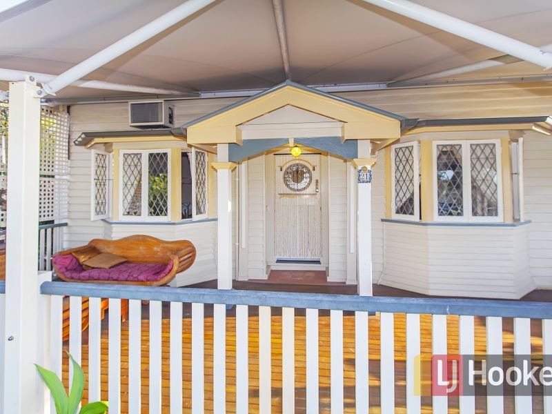 21 Thurecht Parade, Scarborough QLD 4020