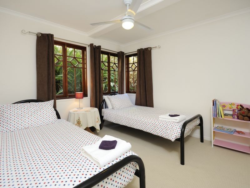 21 Thurecht Parade, Scarborough QLD 4020