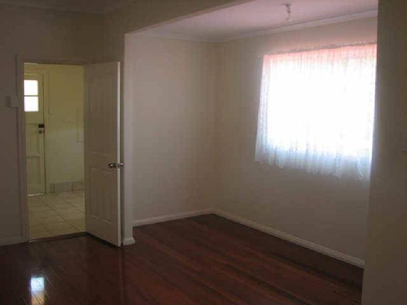 16 Wyllie Street, Redcliffe QLD 4020