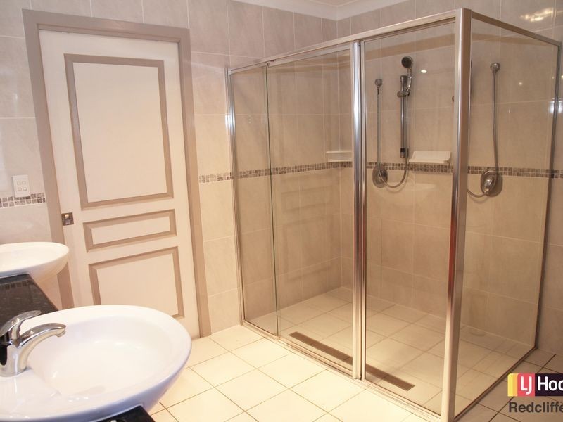 2/11 Georgina Street, Woody Point QLD 4019