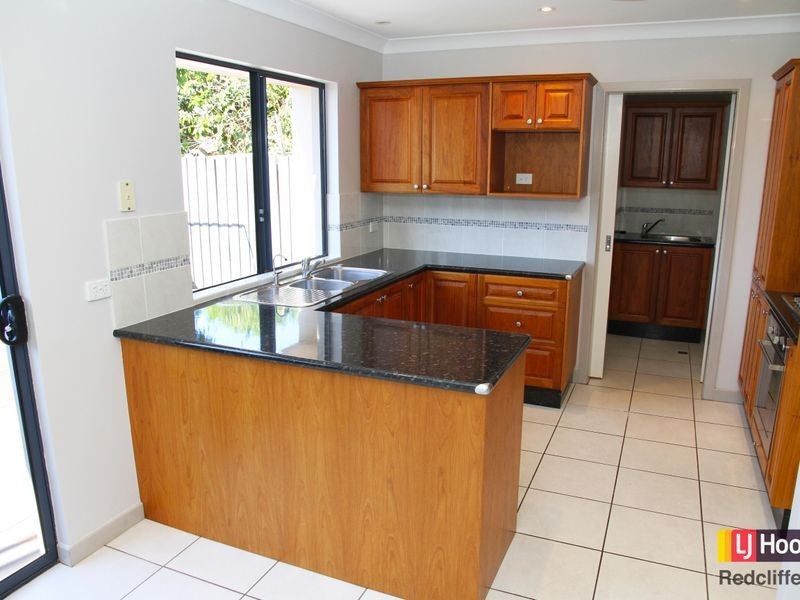 2/11 Georgina Street, Woody Point QLD 4019