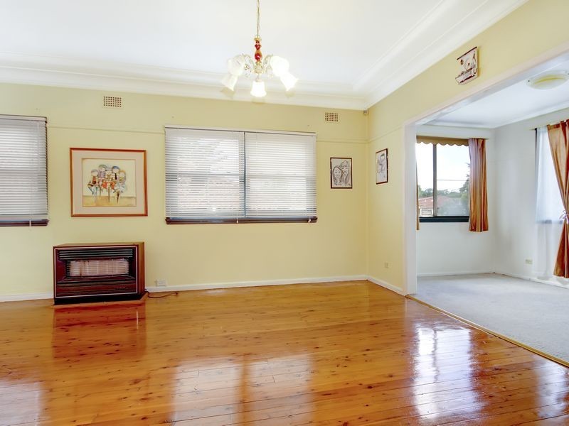 6 Roberts Avenue, Mortdale NSW 2223