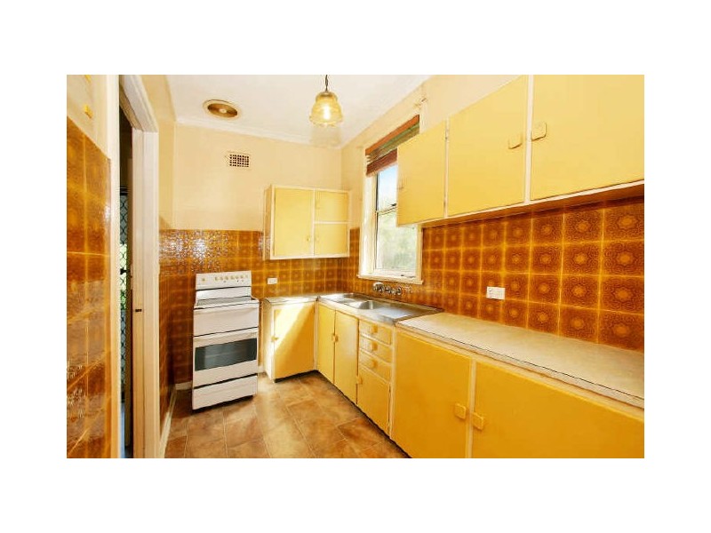 29 Hugh Avenue, Peakhurst NSW 2210